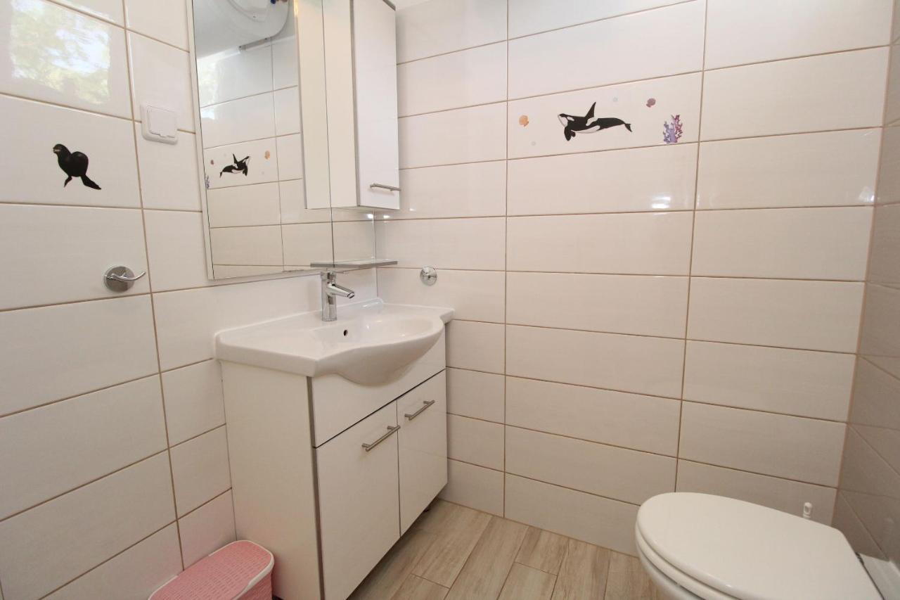 Apartment Marija Колан Екстериор снимка